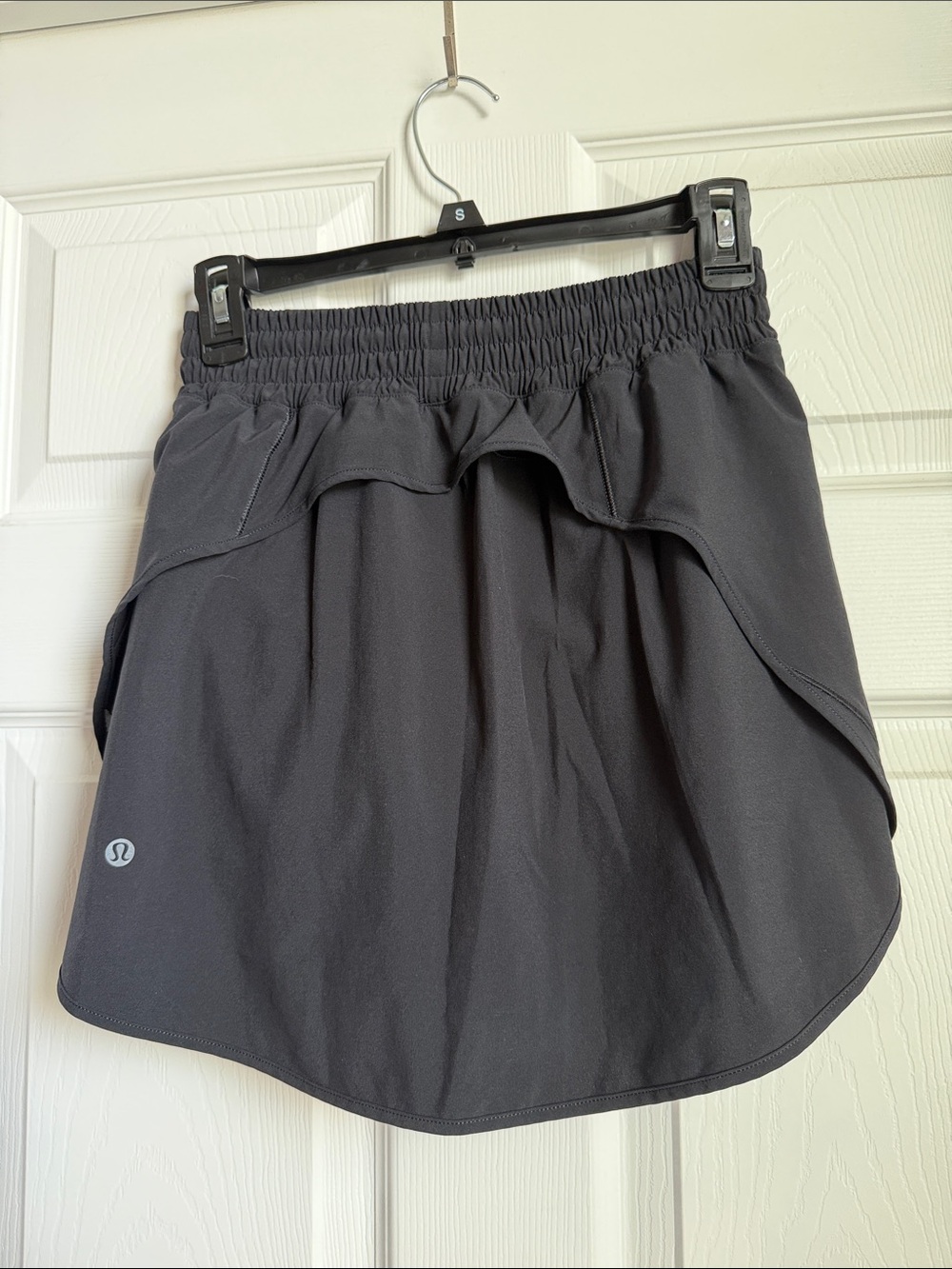 Lululemon Women’s Black Athletic Skort - Picture 2 of 3
